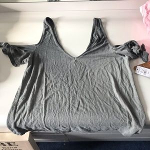 American Eagle shirt never worn new with tags